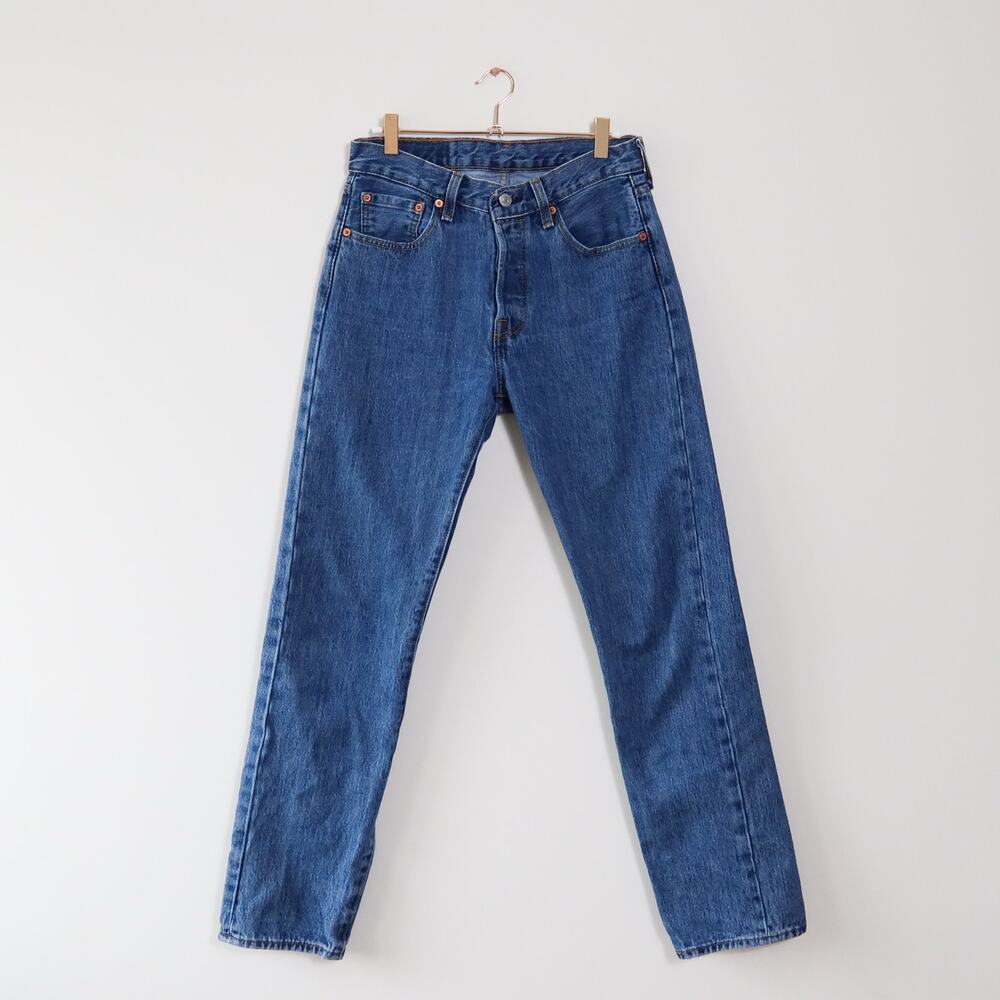 Levi's Straight Leg Jeans in Classic Blue